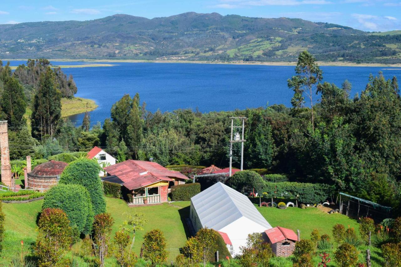 Villa Santa Helena Ґуатавіта Екстер'єр фото